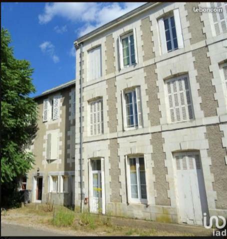 Apartamento Préférence - Hypercentre avec parking privé gratuit et lit Queen size Poitiers Exterior foto